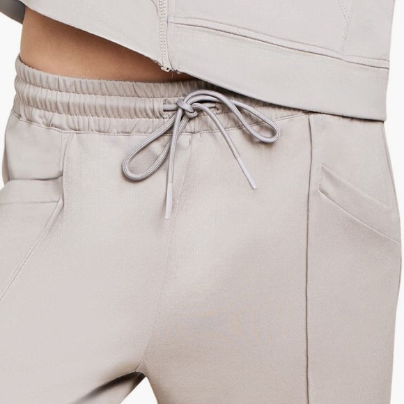 NEW Barefoot Dreams Malibu Collection Butterchic Pintuck Lounge Pants in Nickel - Picture 5 of 8